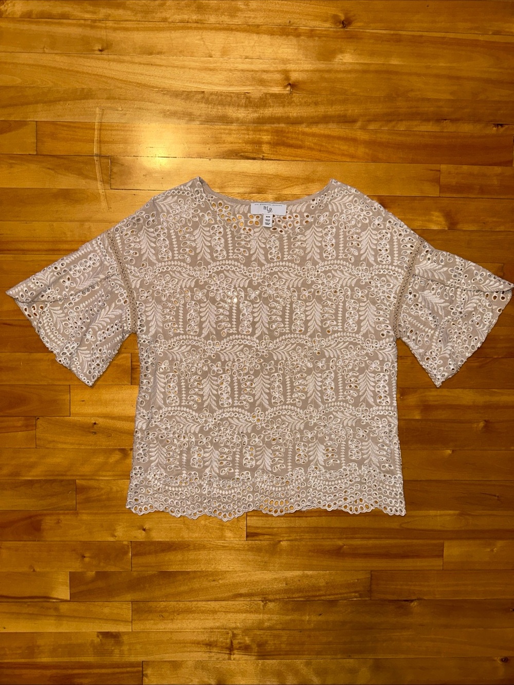 MB Embroidered Eyelet Blouse Medium Beige Taupe Boho Scalloped Rayon Top